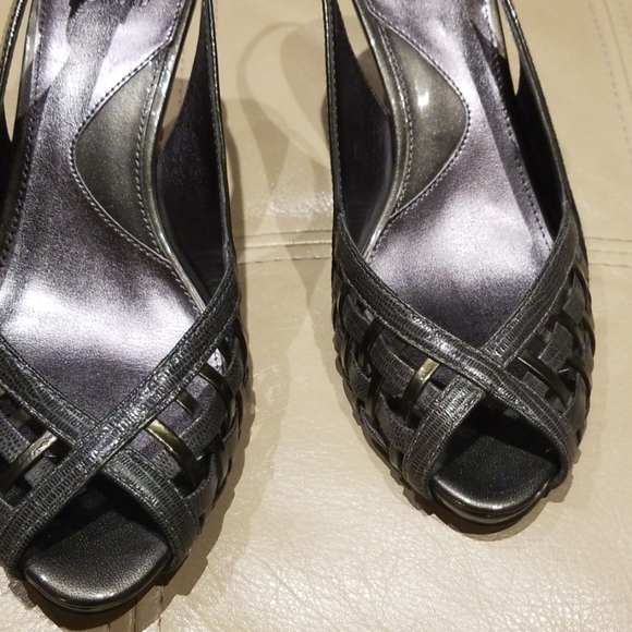 NEW Circa Joan and David pewter patent leather. - Picture 3 of 6